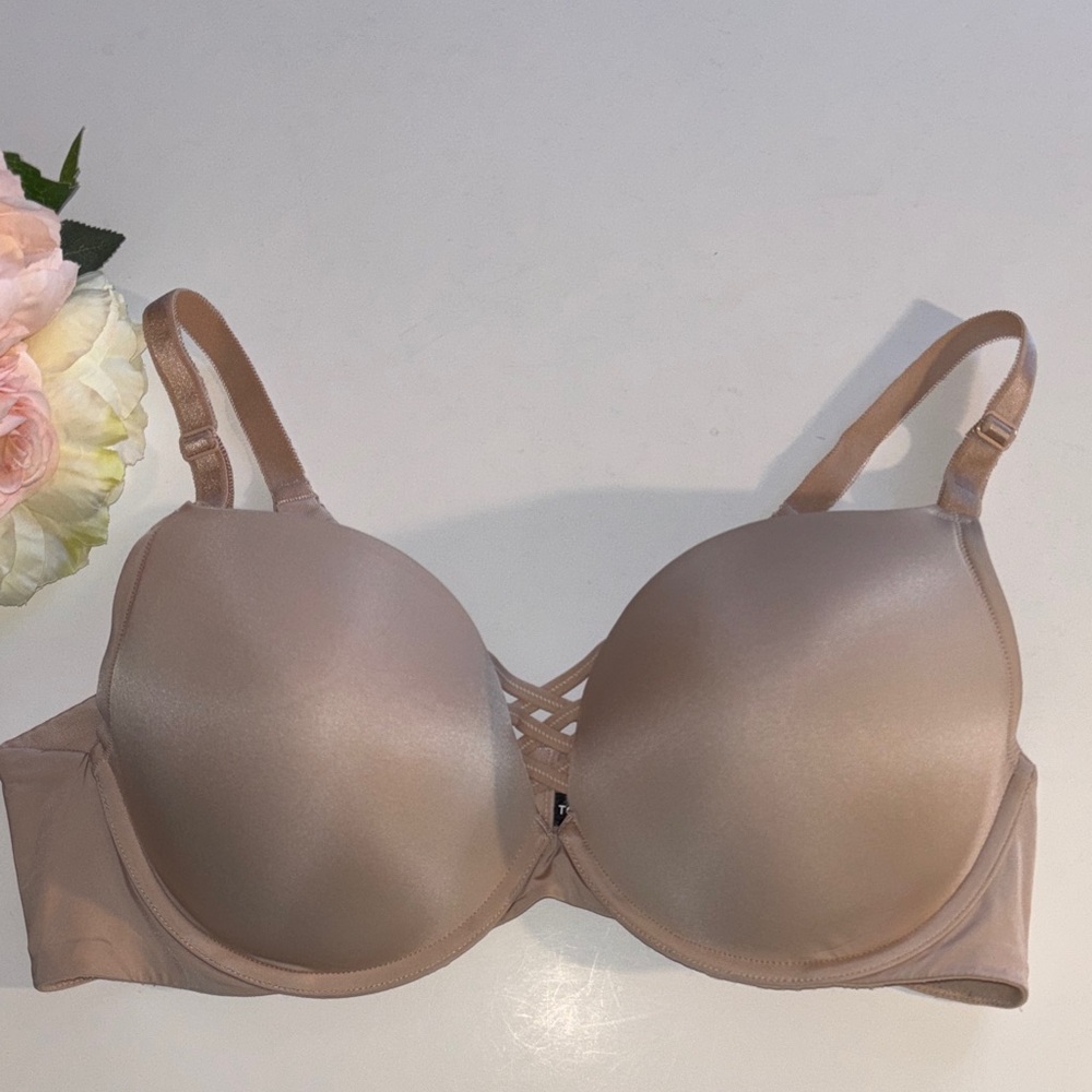 Torrid CURVE 42D TORRID CURVE 360 Back Smoothing push up plunge Bra 42D
